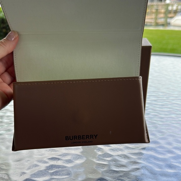 Burberry Women's Black Sunglasses - Picture 9 of 12